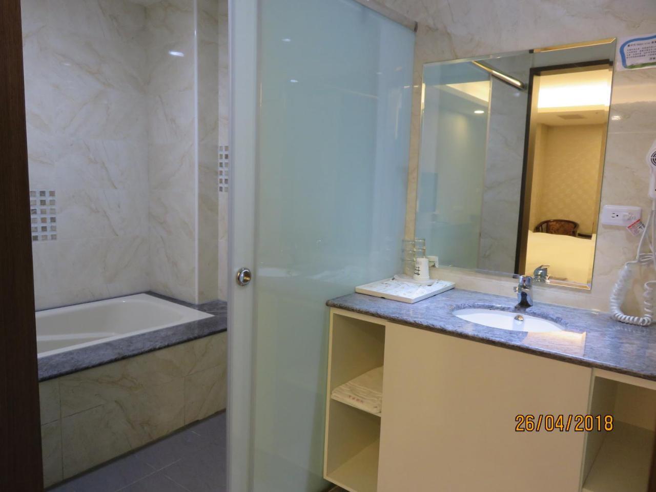 Mao Hua Motel Taichung Exterior foto