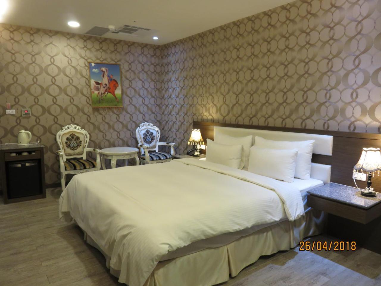 Mao Hua Motel Taichung Exterior foto